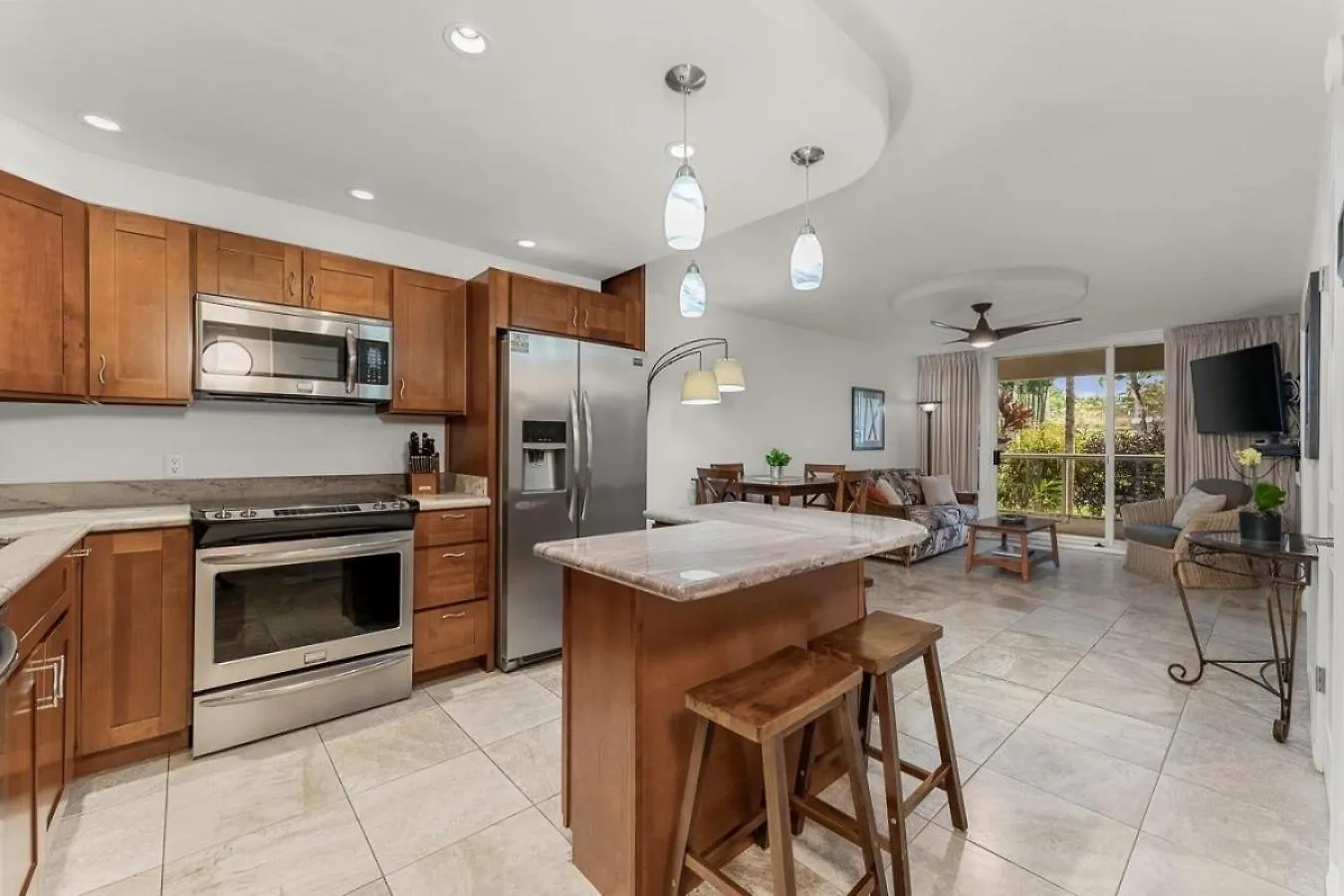Luxury Condo At Kameole Beach T106 contacts